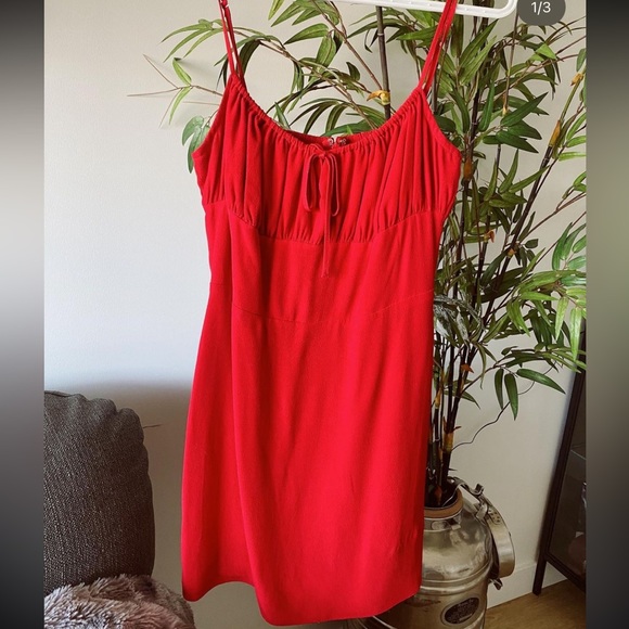 Aritzia Dresses & Skirts - Aritzia Sunday Best Dress